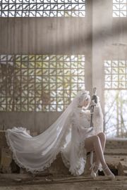 Ji Jingjiang "2B White Wedding Dress"