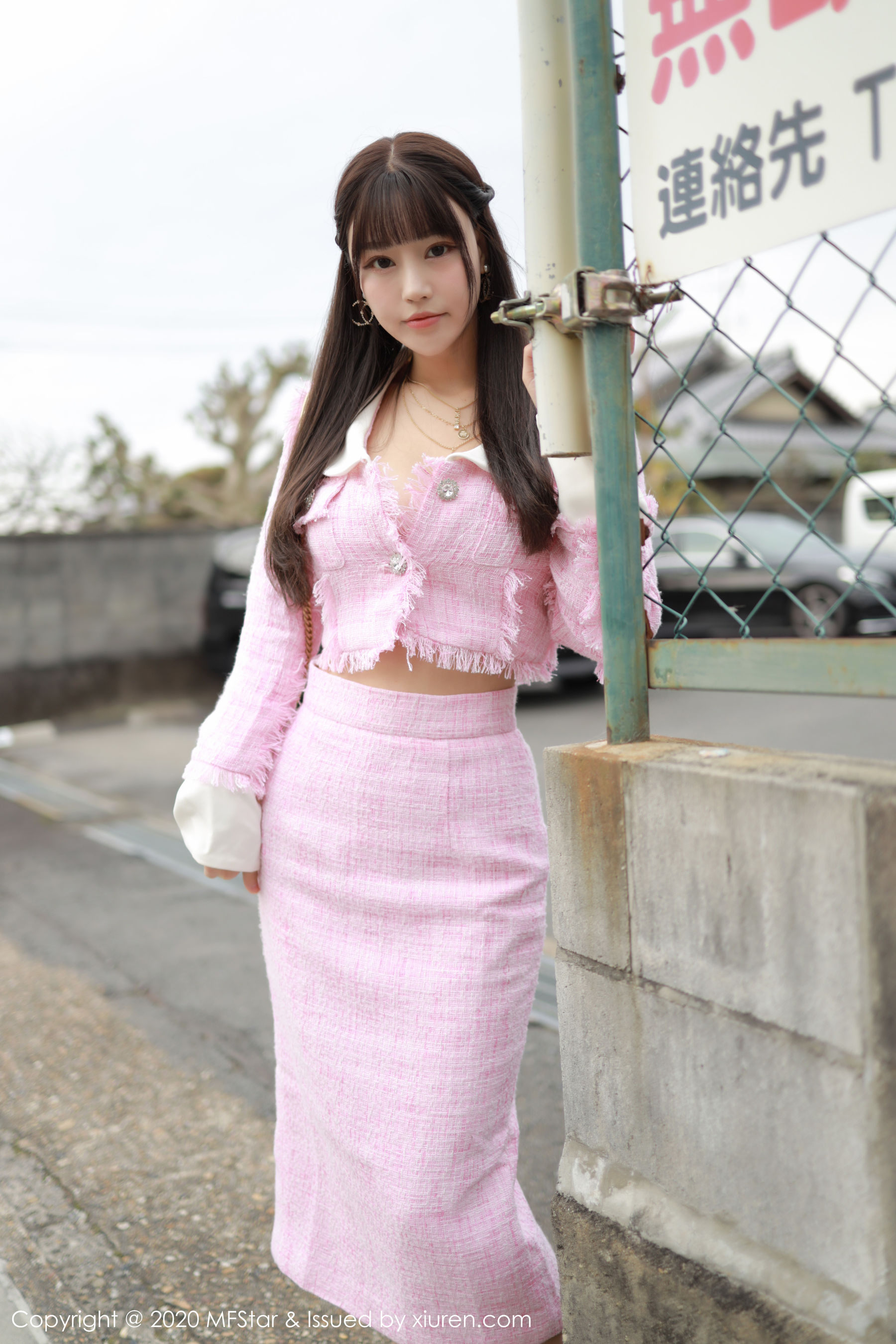 [Model Academy MFStar] Vol.278 Zhu Keer Flower "Série de tournage sur l'emplacement des vêtements roses"